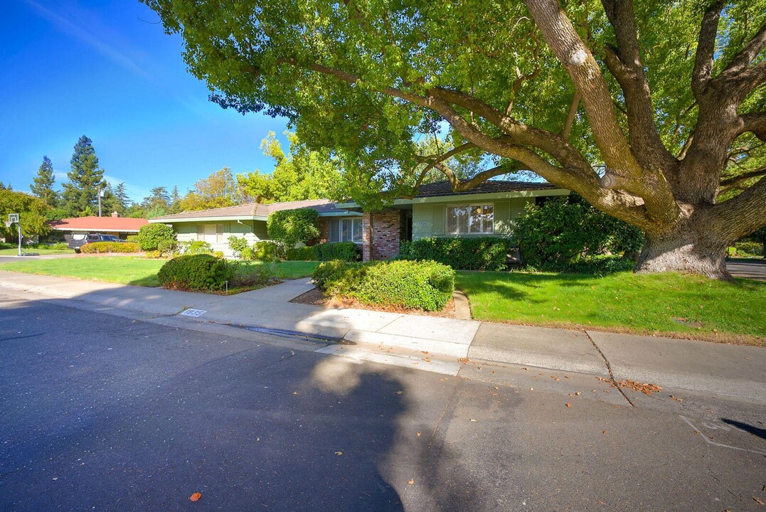 1835 Jay Ct in Carmichael, CA - Building Photo