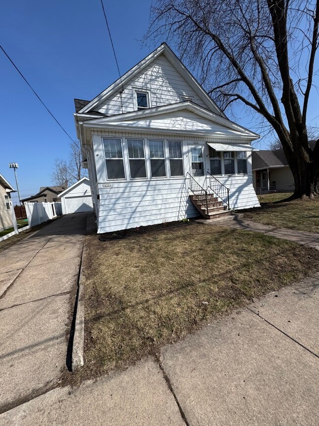 1630 Nebraska St, Unit Upper