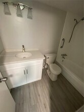 9455 W Flagler St in Miami, FL - Building Photo - Building Photo