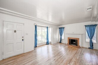 711 N Howard St in Glendale, CA - Building Photo - Building Photo