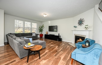 4816 Lake View Dr in Peninsula, OH - Foto de edificio - Building Photo