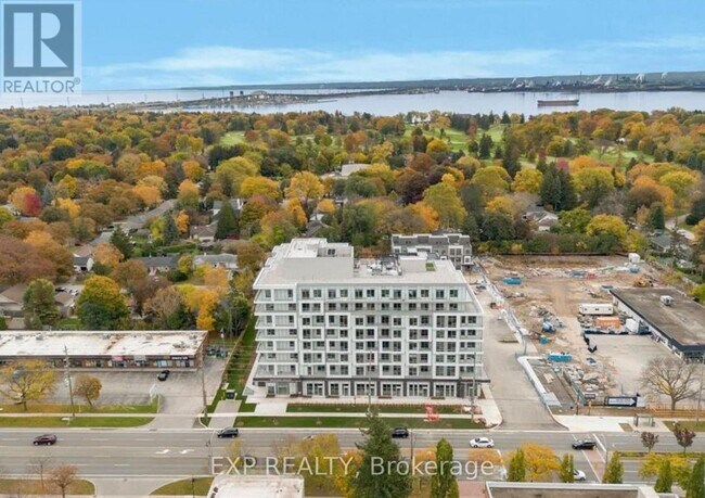 500 Plains Rd E in Burlington, ON - Building Photo - Building Photo