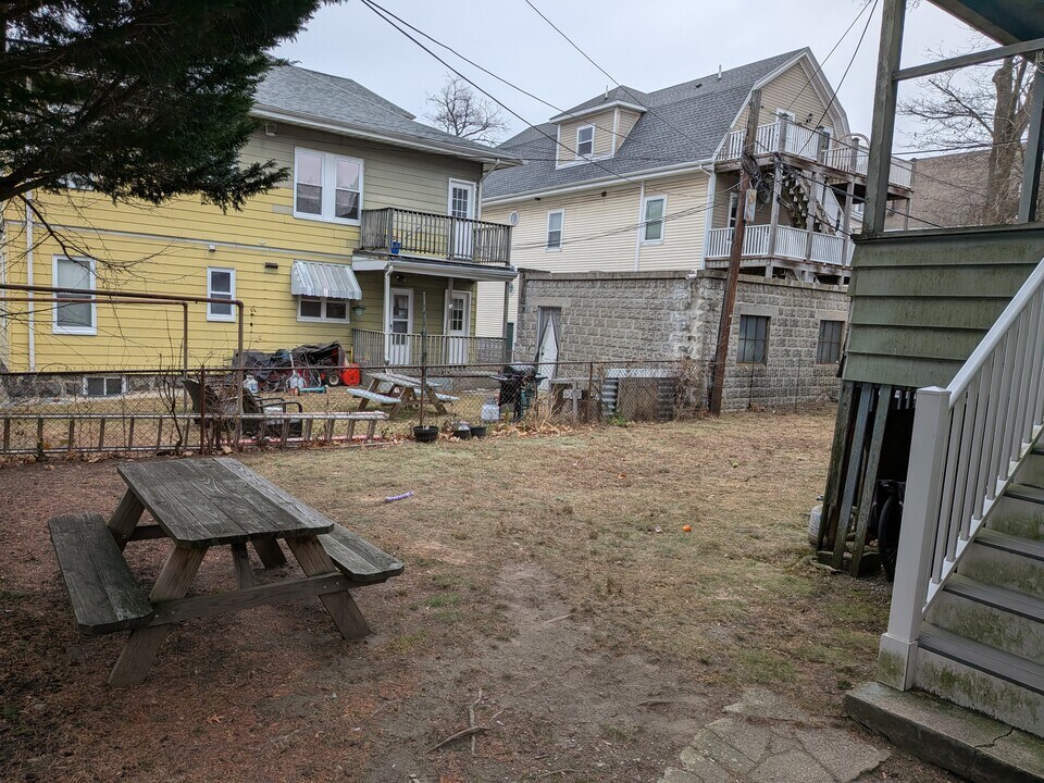 91 Wallingford Rd, Unit 3 in Boston, MA - Foto de edificio