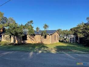 573 Osage Dr in Canyon Lake, TX - Building Photo - Building Photo
