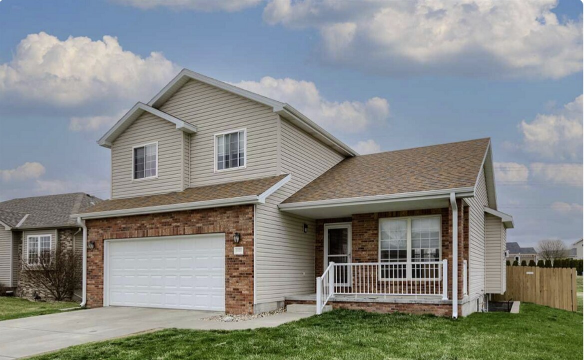 1830 Vavrina Ln in Lincoln, NE - Building Photo