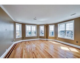 39 Dorchester St-Unit -18 in Boston, MA - Building Photo - Building Photo