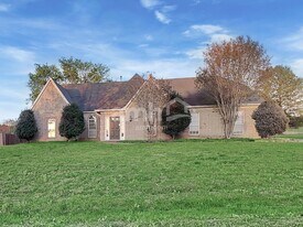 8014 New Castle Cv in Southaven, MS - Building Photo