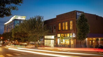 27 Biltmore Ave, Unit 201 in Asheville, NC - Building Photo