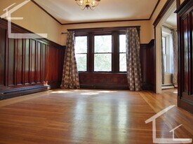 21 Euston St in Brookline, MA - Building Photo