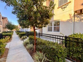 40372 Calle Real in Murrieta, CA - Building Photo - Building Photo