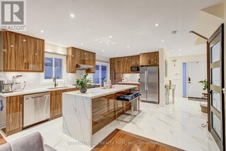 11 Belvedere Crescent in Richmond Hill, ON - Building Photo - Building Photo