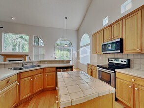 240 Sweetbrier Branch Ln in Jacksonville, FL - Building Photo - Building Photo