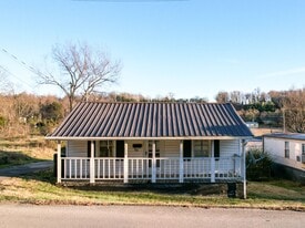 109 Chapel St in Greeneville, TN - Building Photo