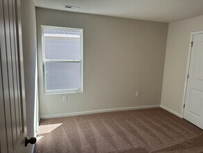 6108 Lowe Ln-Unit -Unit A in Charlotte, NC - Building Photo - Building Photo
