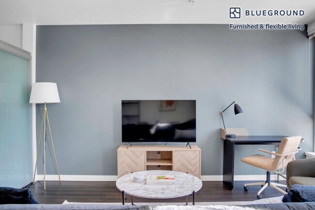 12288 NE 12th Ln in Bellevue, WA - Foto de edificio - Building Photo