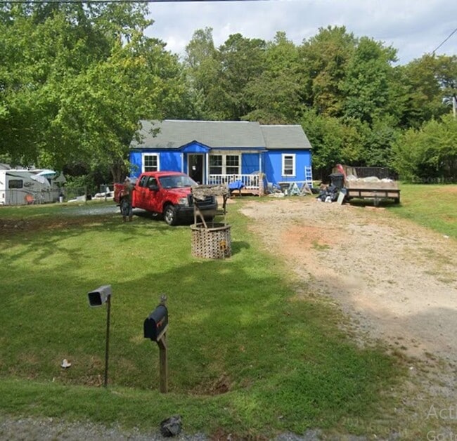 2693 Old Mountain Rd in Trinity, NC - Building Photo - Building Photo
