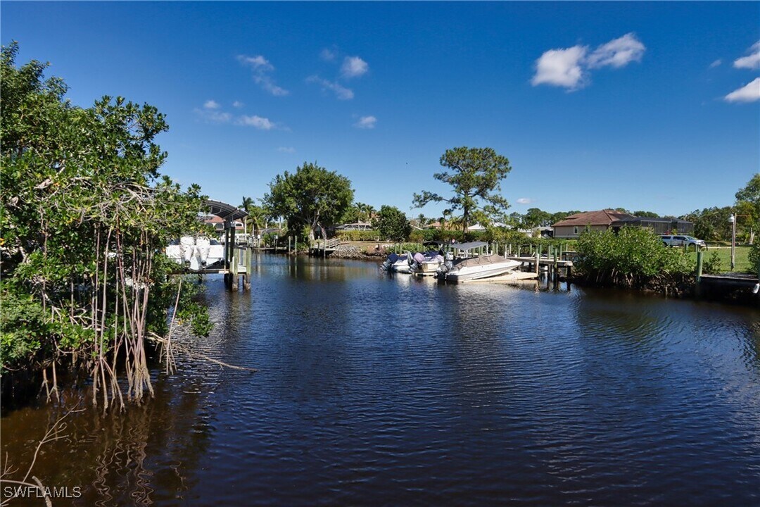 27091 Flamingo Dr in Bonita Springs, FL - Building Photo