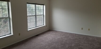 215 Benham Ct in Newark, DE - Foto de edificio - Building Photo
