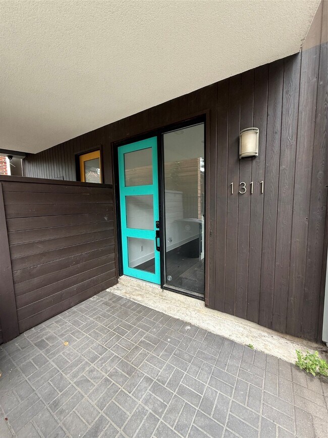 1311 Isabella St in Houston, TX - Building Photo - Building Photo
