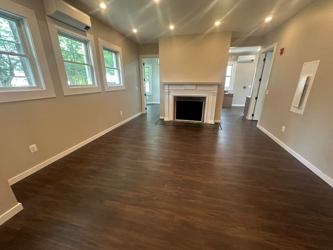 20-28 Otis St in Manchester, CT - Building Photo - Building Photo