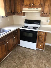 Room in House on Hillboro Cir SW in Marietta, GA - Building Photo - Building Photo
