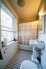 11 Gray St, Unit 12 in Cambridge, MA - Building Photo - Building Photo