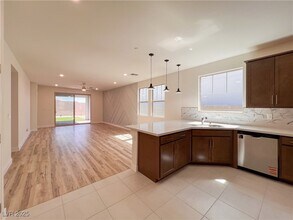 12470 Madison Pk Pl in Las Vegas, NV - Building Photo - Building Photo