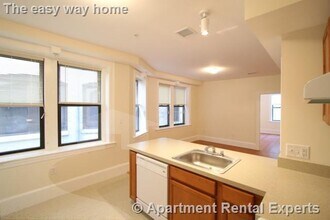 881 Massachusetts Ave in Cambridge, MA - Building Photo - Building Photo