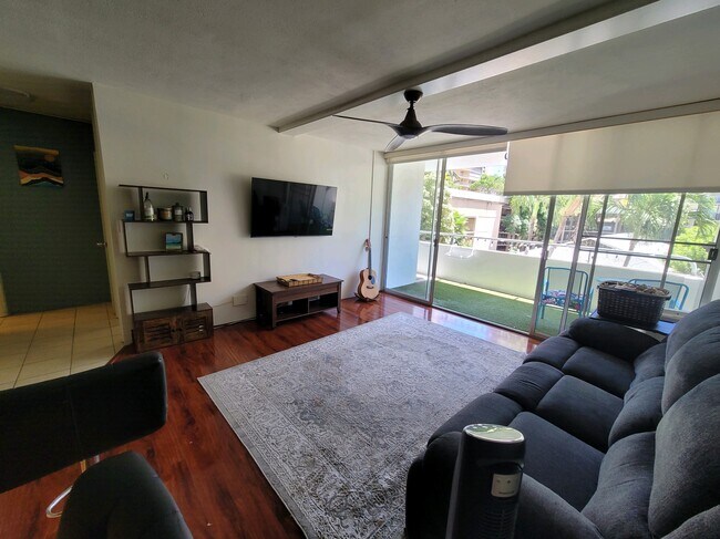 430 Kaiolu St in Honolulu, HI - Building Photo - Building Photo
