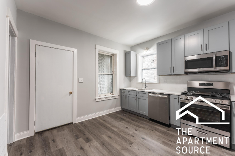 2327 N Hamlin Ave-Unit -2 in Chicago, IL - Building Photo