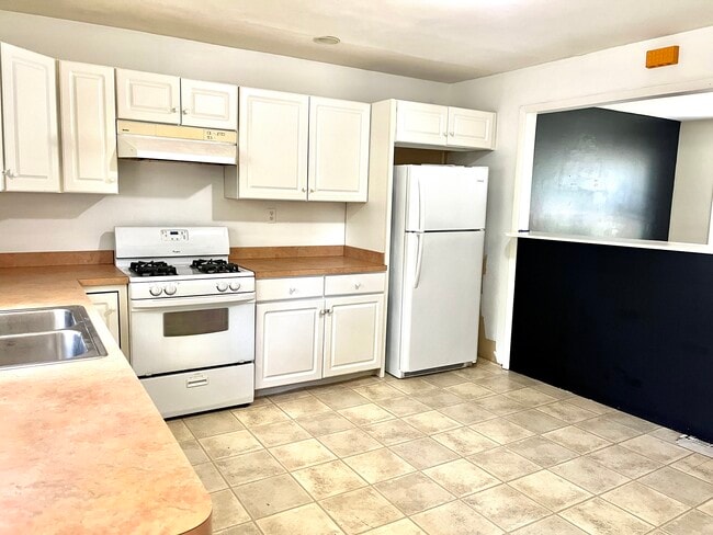 272 Liverpool Rd in Lexington, KY - Foto de edificio - Building Photo