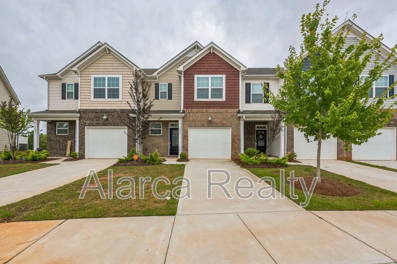 14009 Castle Nook Dr in Charlotte, NC - Building Photo