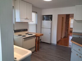 10 Grand St, Unit 10 Grand #1 in Augusta, ME - Building Photo