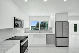 1960 SE 5th Ct in Pompano Beach, FL - Building Photo - Building Photo