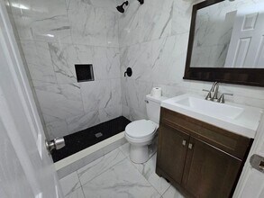 1021 SW 32nd Ct in Fort Lauderdale, FL - Building Photo - Building Photo