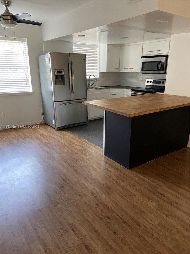 1350 NE 119th St in North Miami, FL - Building Photo - Building Photo