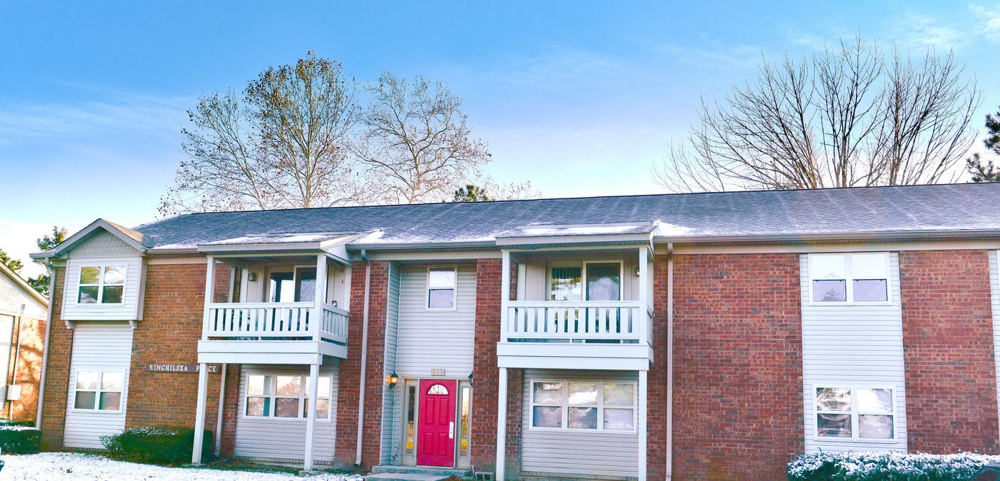 Twin Lakes Apartments in Carmel, IN - Building Photo