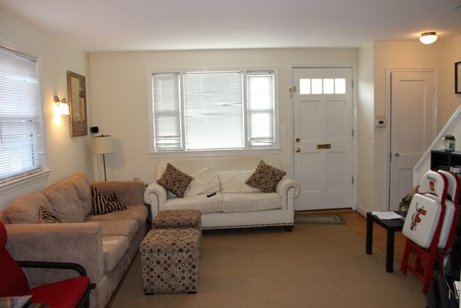 633 N Nelson St in Arlington, VA - Building Photo - Building Photo