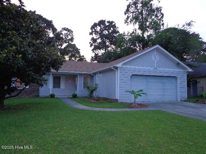 2694 Idlebrook Cir in Midway Park, NC - Building Photo