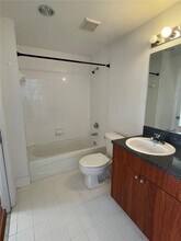 115 SW 11th St, Unit 605 in Miami, FL - Building Photo - Building Photo