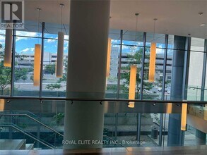 70 Forest Manor Rd in Toronto, ON - Building Photo - Building Photo