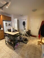 598-598 Sutherland Ave in Kelowna, BC - Building Photo