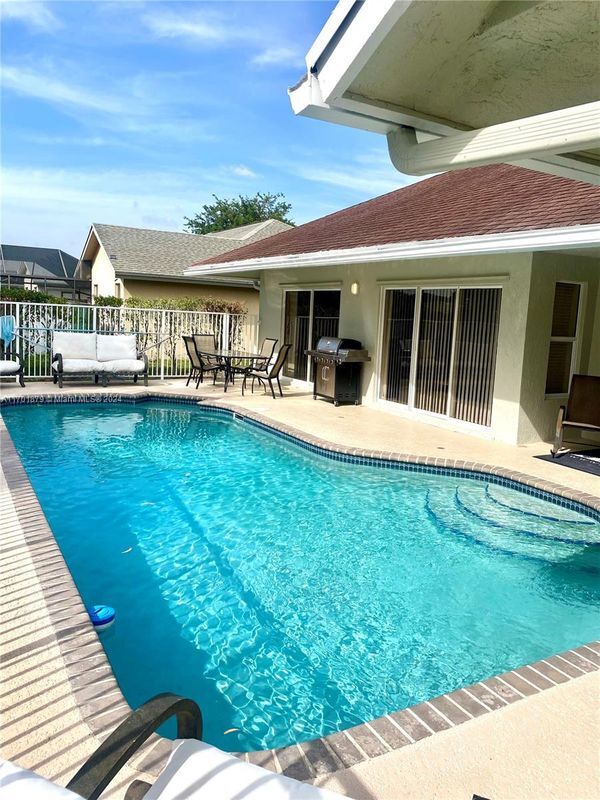 1037 SW 149th Ln in Sunrise, FL - Building Photo - Building Photo