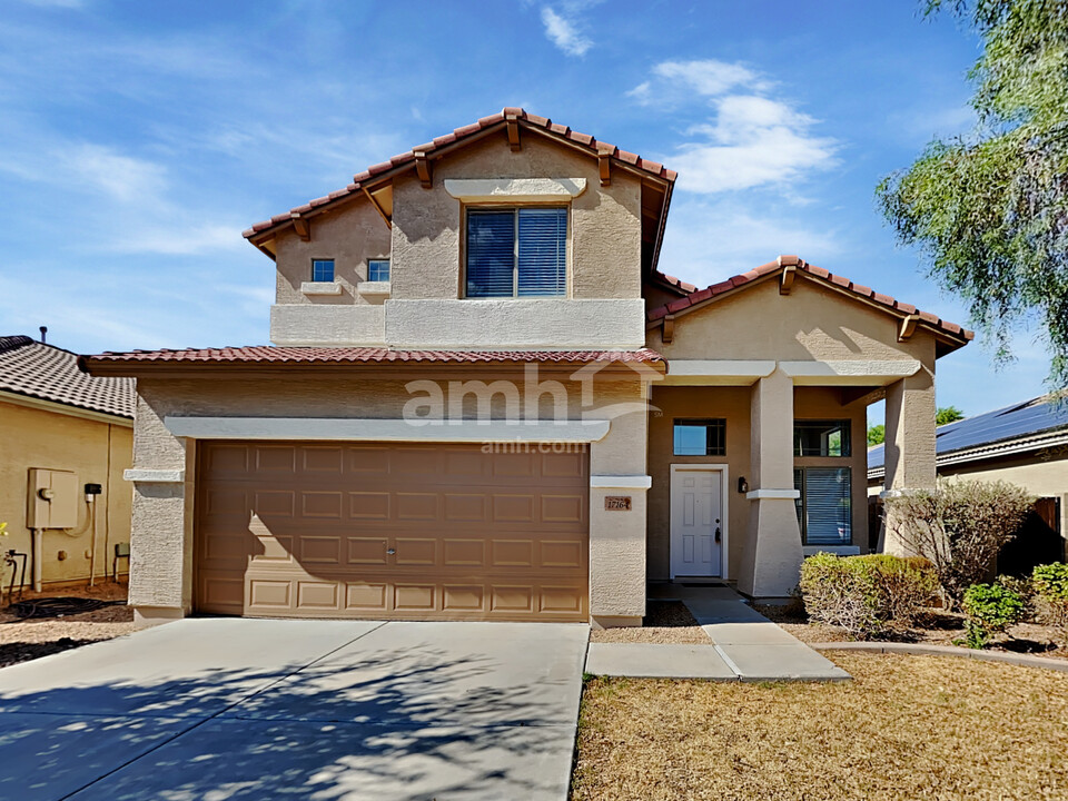 17164 W Young St in Surprise, AZ - Foto de edificio