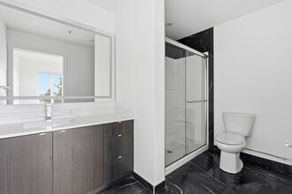 Harvey Heights in Kelowna, BC - Building Photo - Building Photo