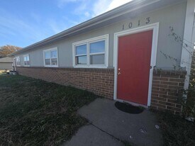 1013 W 14th St in Junction City, KS - Building Photo