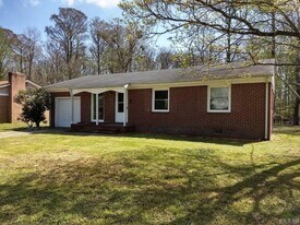 506 Bonner Dr in Elizabeth City, NC - Building Photo