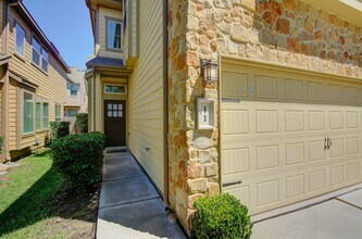 11 Cheswood Manor Court in The Woodlands, TX - Building Photo - Building Photo