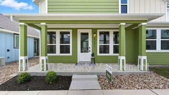 2133 Hofstaat in New Braunfels, TX - Building Photo