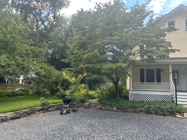 12 Detour Ave, Unit 12